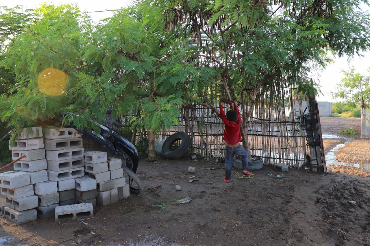 SEBIDES apoya a víctimas de desplazamiento que son violentados en campo