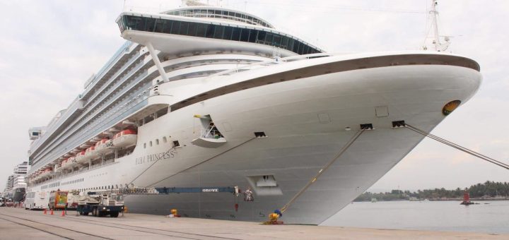 Arriban dos cruceros turísticos Mazatlán con 7 mil 073 visitantes