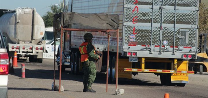 Detienen a tres personas que trasportaban drogas y sustancias químicas