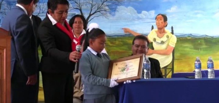 Niña de ocho años gana premio del Instituto de Ciencia Nuclear de la UNAM