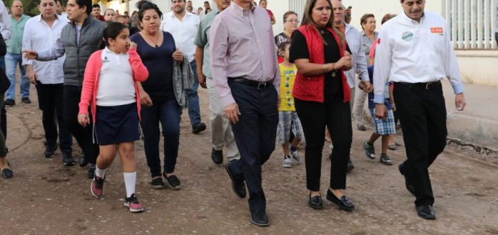Quirino entrega nuevo paquete de calles en Culiacán