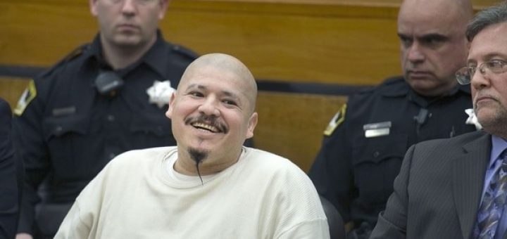 Mexicano que asesinó a dos policías sonríe al recibir la pena de muerte