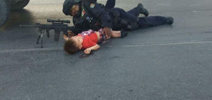 Policía usa su cuerpo como escudo para proteger a niño de balacera en Reynosa
