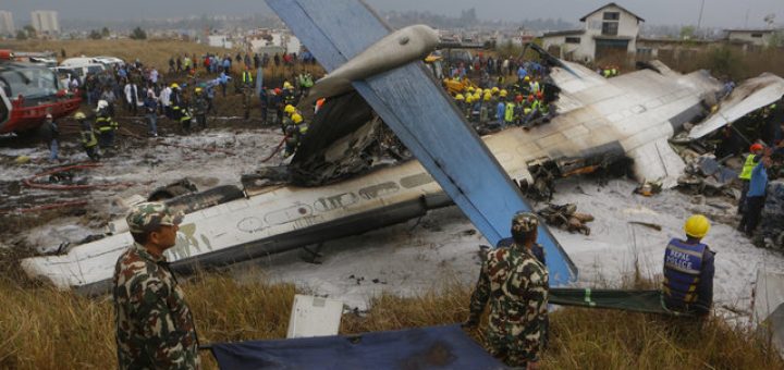 Unos 50 muertos en avionazo en aeropuerto de Nepal