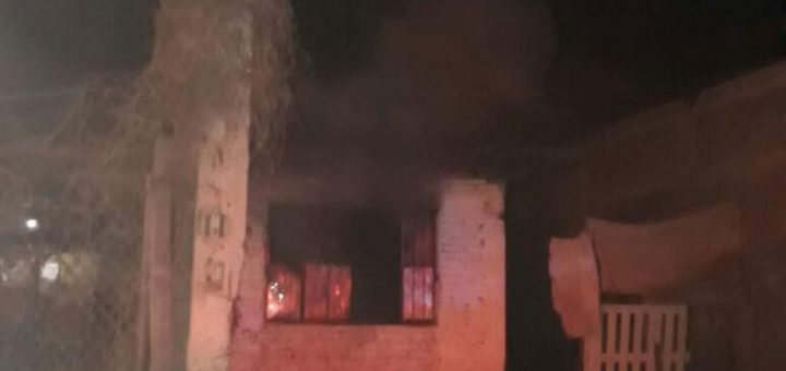 En Mazatlán se incendia casa en la Villas del Sol