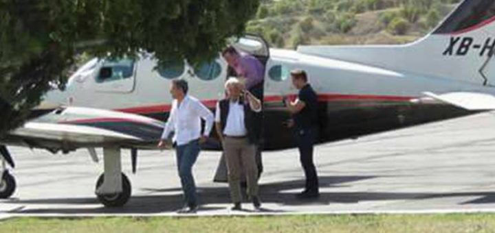 Obrador olvida promesa de vuelos comerciales; toma viaje privado a Mexicali