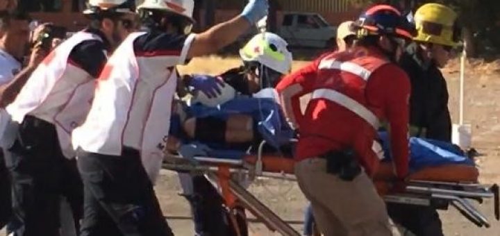 Una volcadura en la Mazatlán-Culiacán deja 7 heridos; entre ellos, tres menores